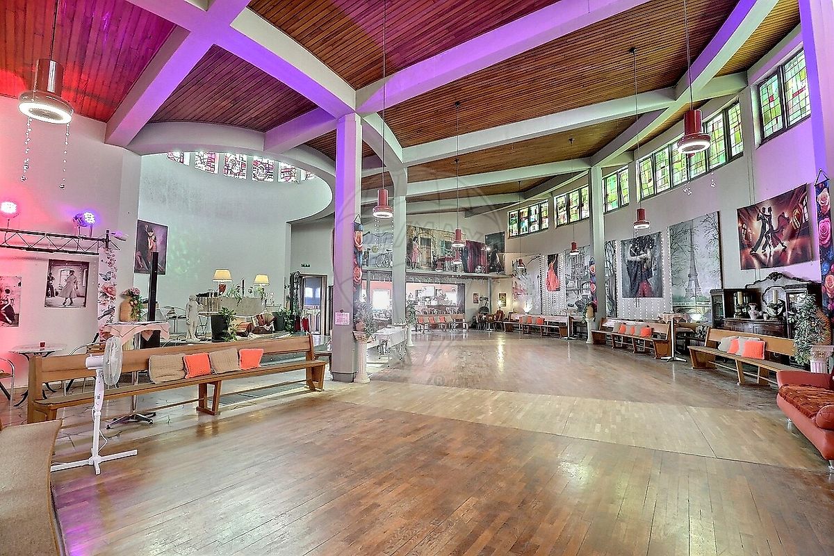 Immeuble 8500 m² · à Petite-Rosselle · 8 500 m² · 249 000 €