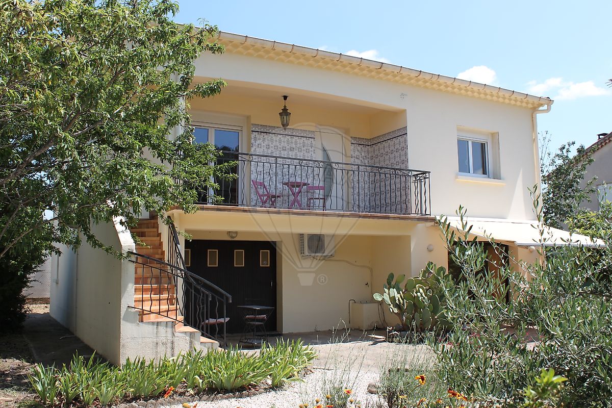 Main Photo of a 3 bedroom  Maison for sale