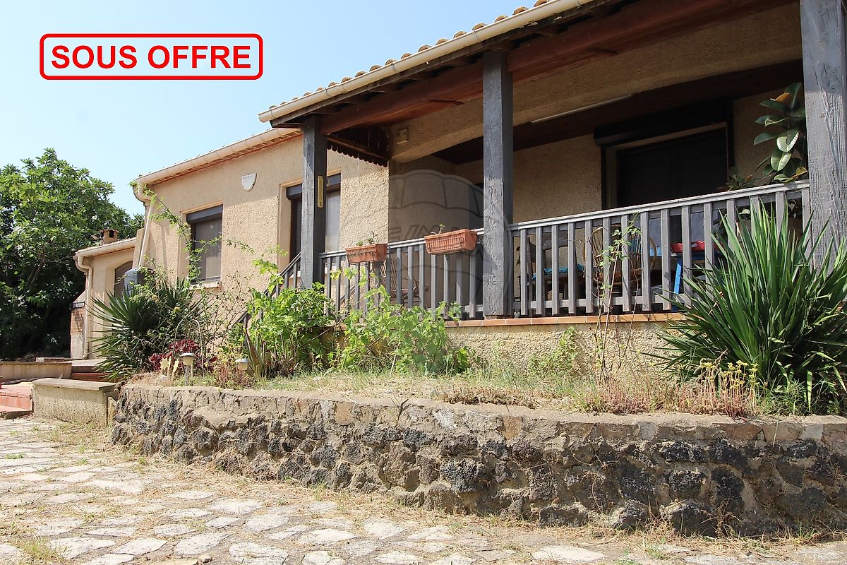 Main Photo of a 3 bedroom  Maison for sale