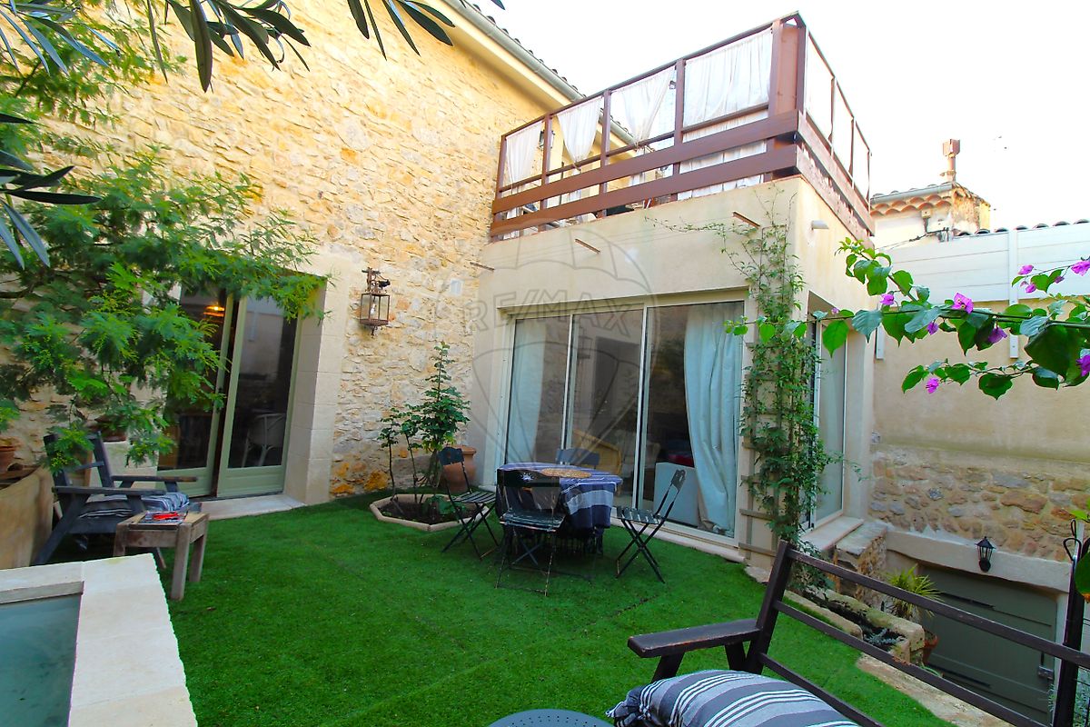 Main Photo of a 2 bedroom  Maison for sale