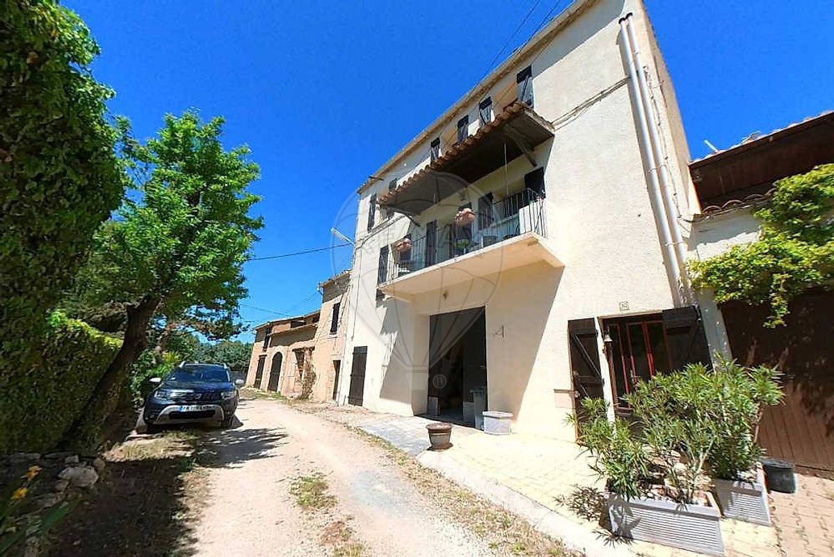 Main Photo of a 3 bedroom  Maison for sale