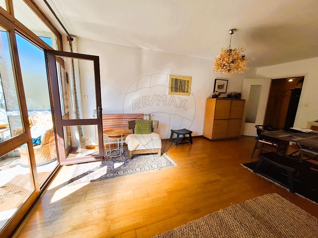 Main Photo of a 2 bedroom  Apartment for sale