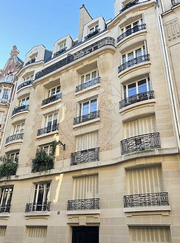 Appartement 9 pièces 73 m² · à Paris 16ème · 73 m² · 790 000 €