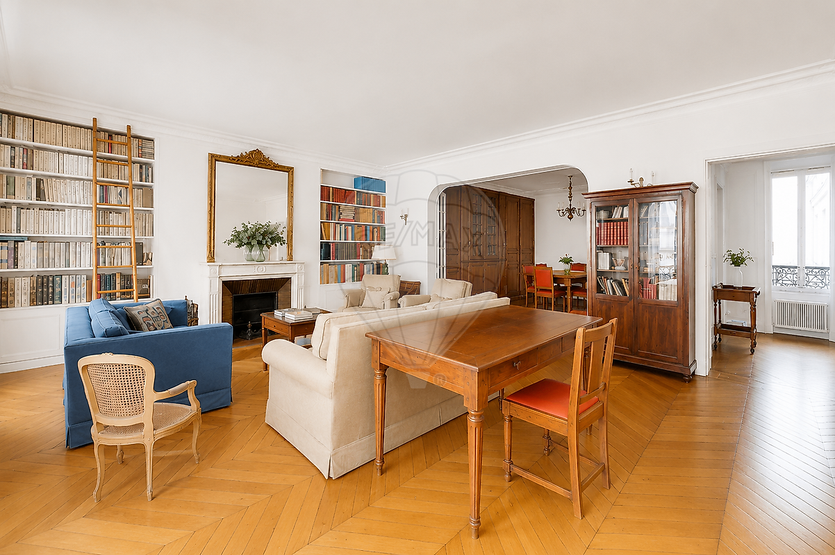 Appartement 157 m² · à Paris 7ème · 157 m² · 1 950 000 €