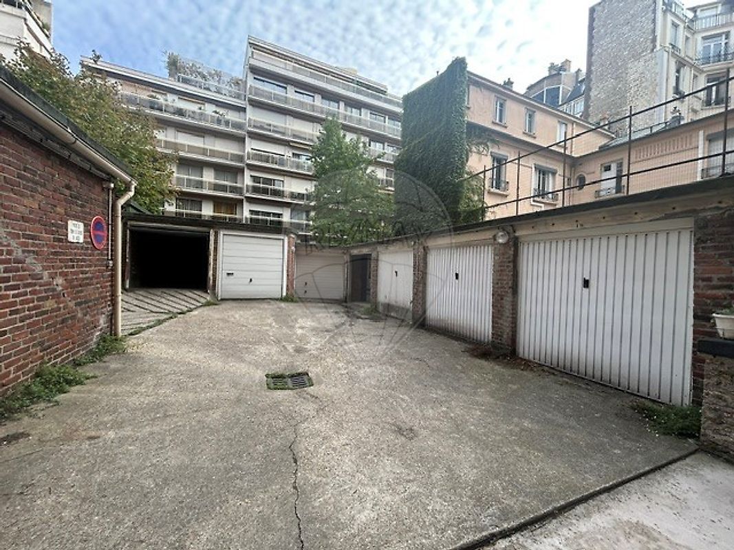 Stationnement à louer - Paris 16ème · 34 m² · 350 €/mois