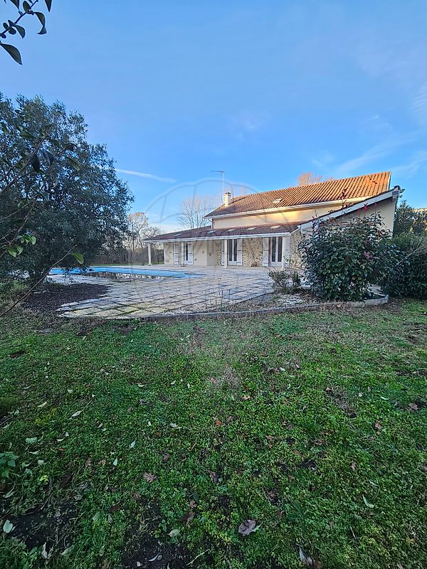 Maison 235 m² · à Hinx · 235 m² · 395 000 €