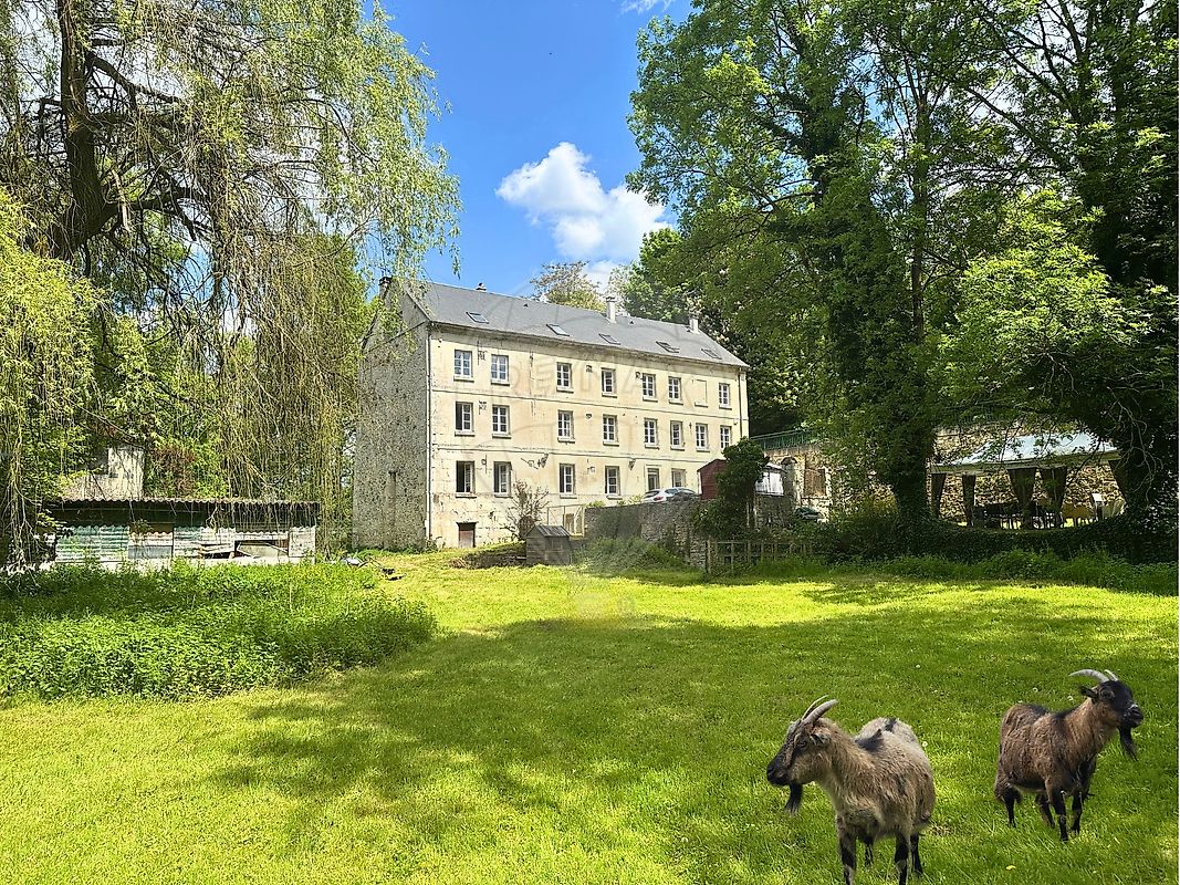 Maison 600 m² · à Crépy-en-Valois · 600 m² · 698 000 €