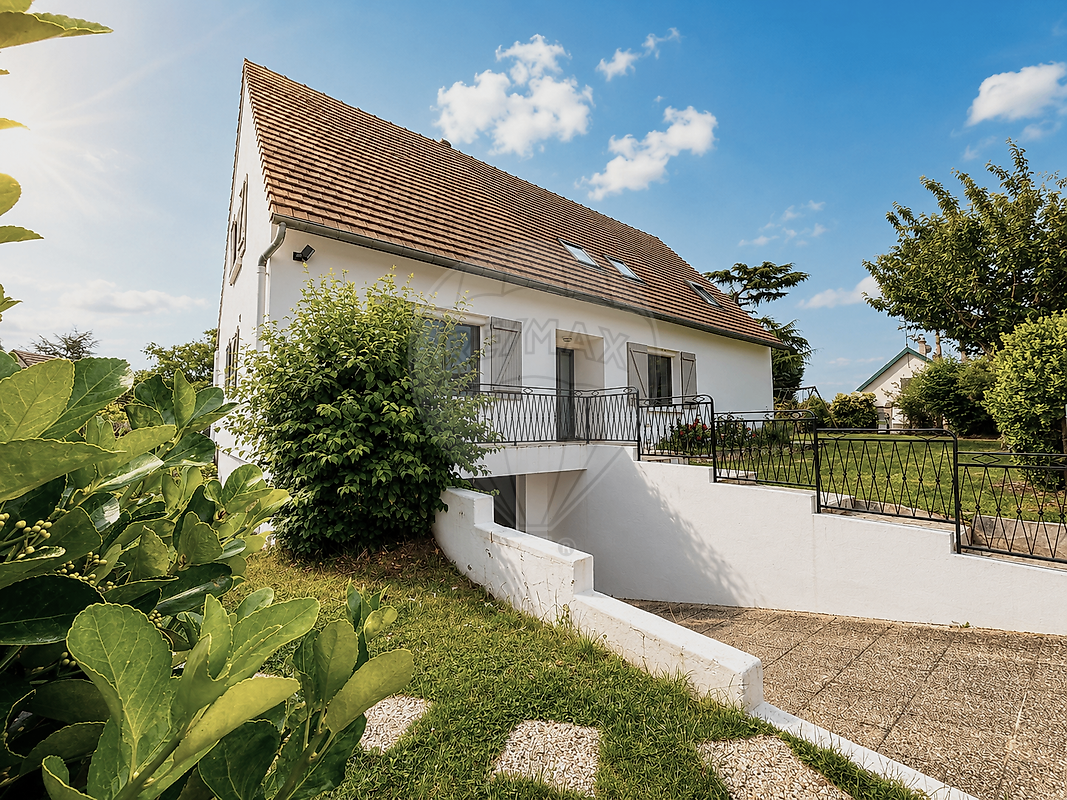 Maison 200 m² · à Senlis · 200 m² · 585 000 €