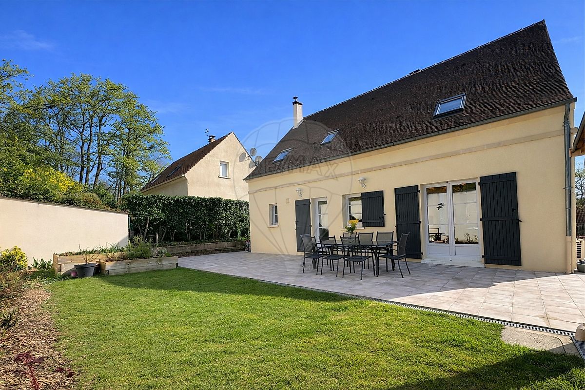 Maison 7 pièces 177 m² · à Verneuil-en-Halatte · 177 m² · 419 000 €