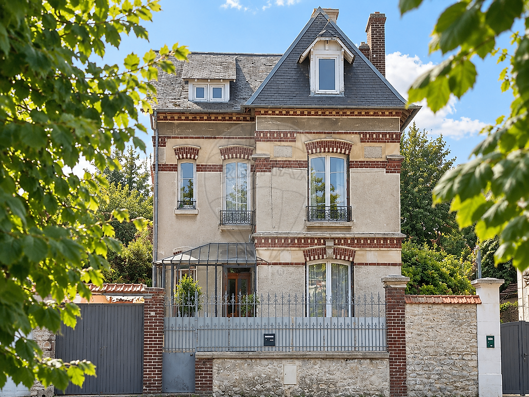 Maison 135 m² · à Crépy-en-Valois · 135 m² · 349 000 €