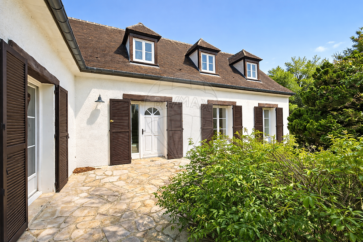 Maison 235 m² · à Senlis · 235 m² · 499 000 €