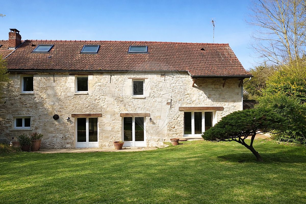 Maison 208 m² · à Senlis · 208 m² · 599 000 €