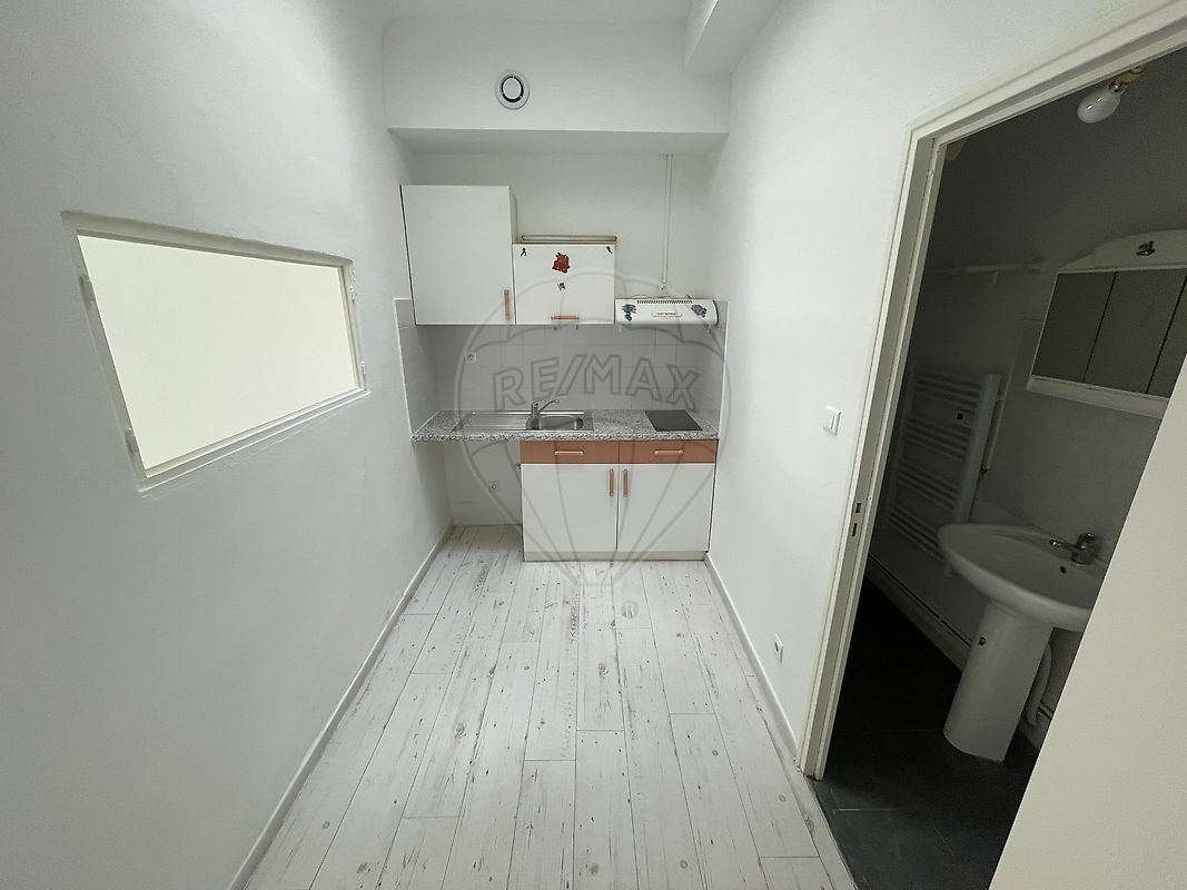Appartement à vendre, 1 pièce - Nîmes 30000