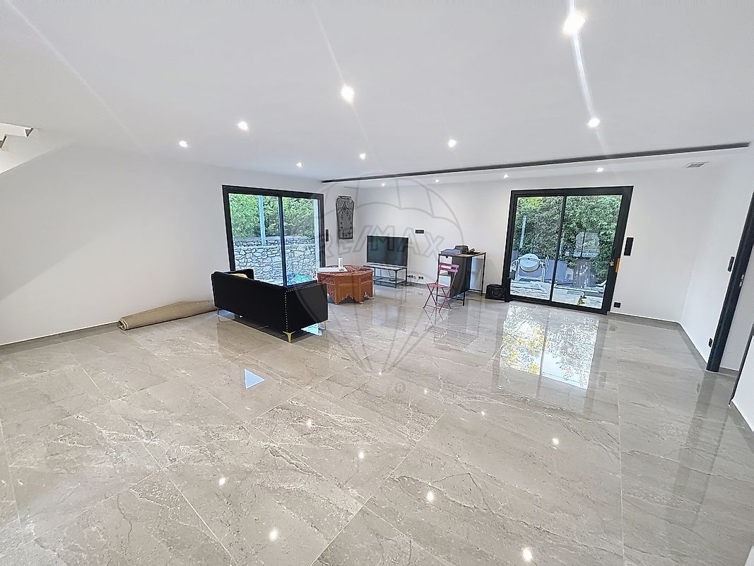 Maison à vendre, 6 pièces - Uzès 30190