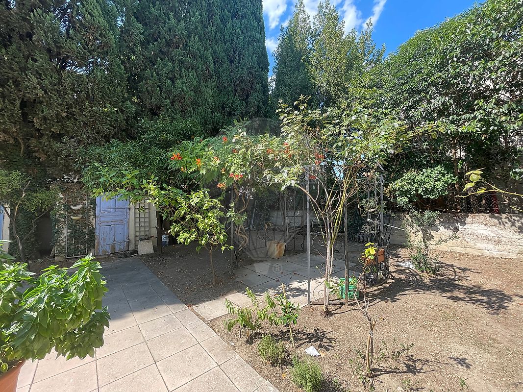 House for sale, 7 rooms - Nîmes 30000