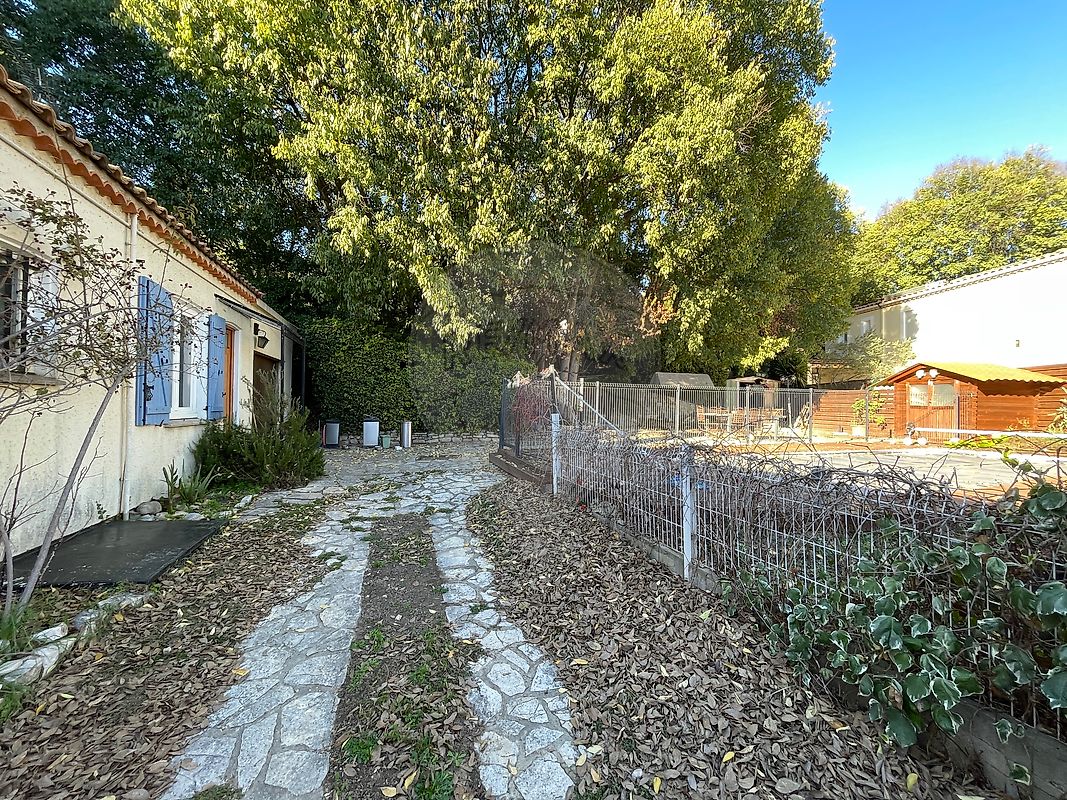 Maison à vendre, 10 pièces - Nîmes 30000