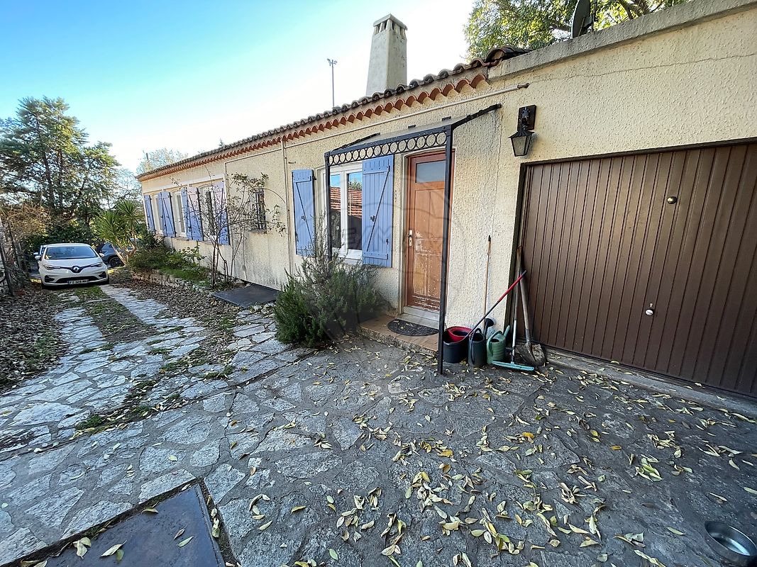 Maison à vendre, 10 pièces - Nîmes 30000