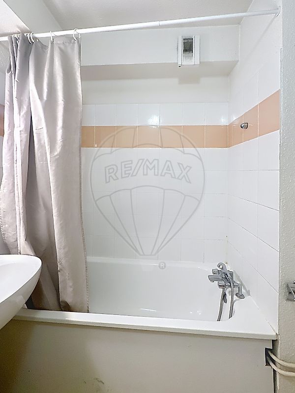 Appartement à louer, 1 pièce - Nîmes 30900