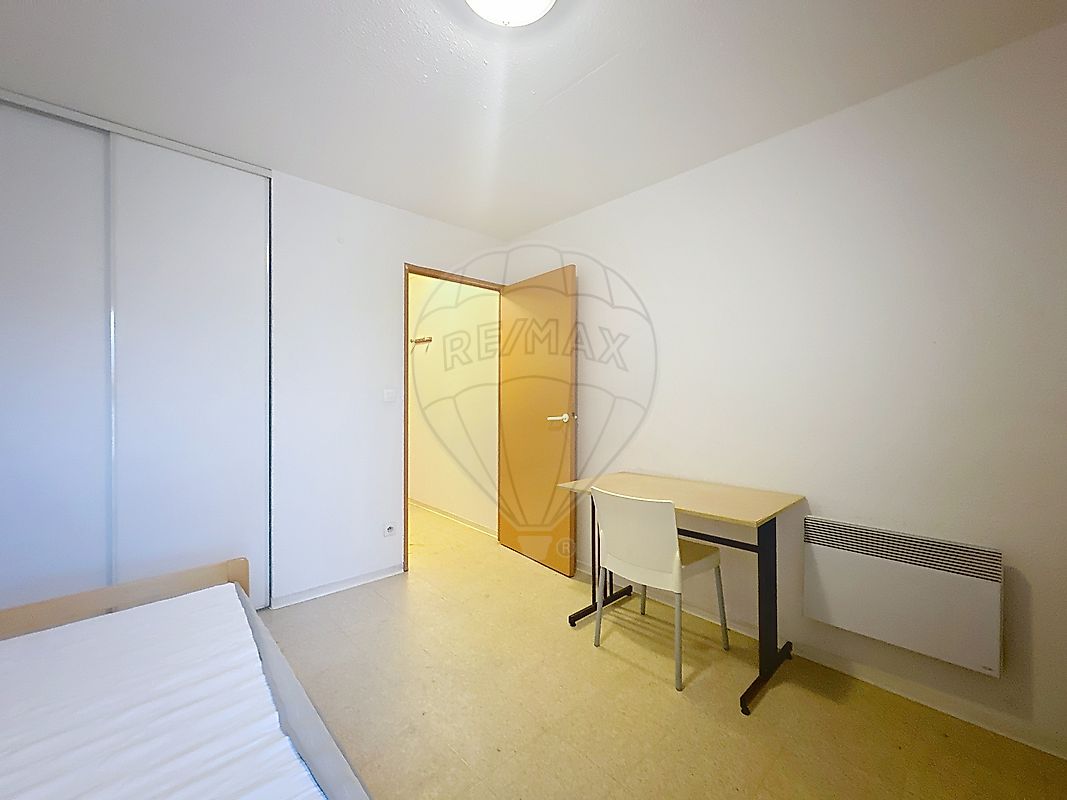 Appartement à louer, 1 pièce - Nîmes 30900