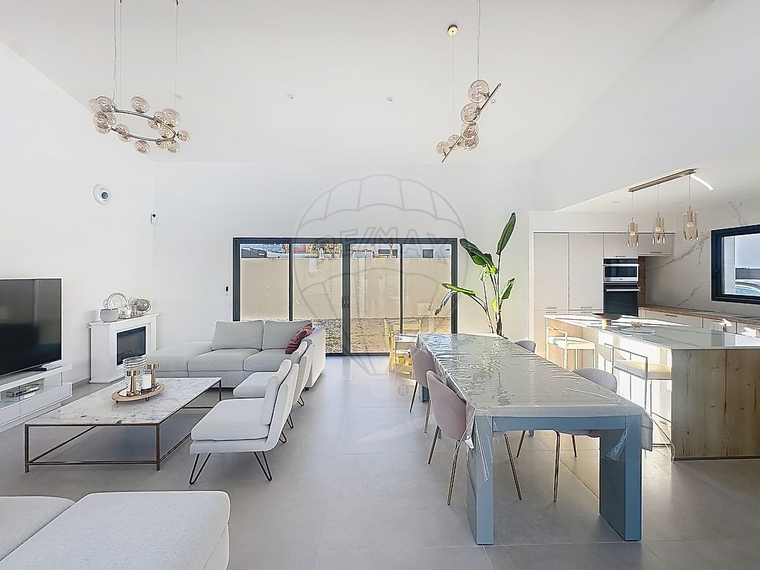 Maison à vendre, 7 pièces - Nîmes 30900