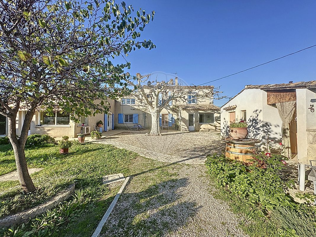 Maison à vendre, 12 pièces - Beaucaire 30300