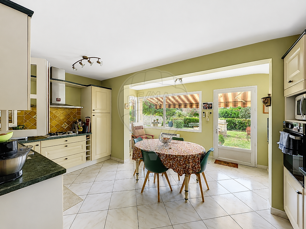 Maison à vendre, 12 pièces - Beaucaire 30300