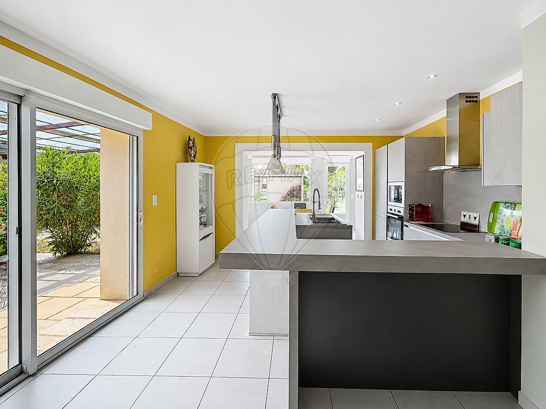 Maison à vendre, 12 pièces - Beaucaire 30300