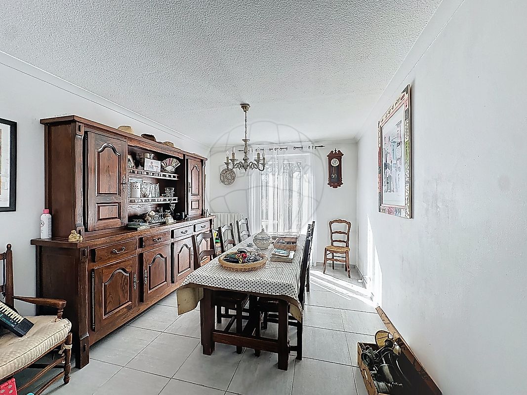 Maison à vendre, 5 pièces - Nîmes 30900