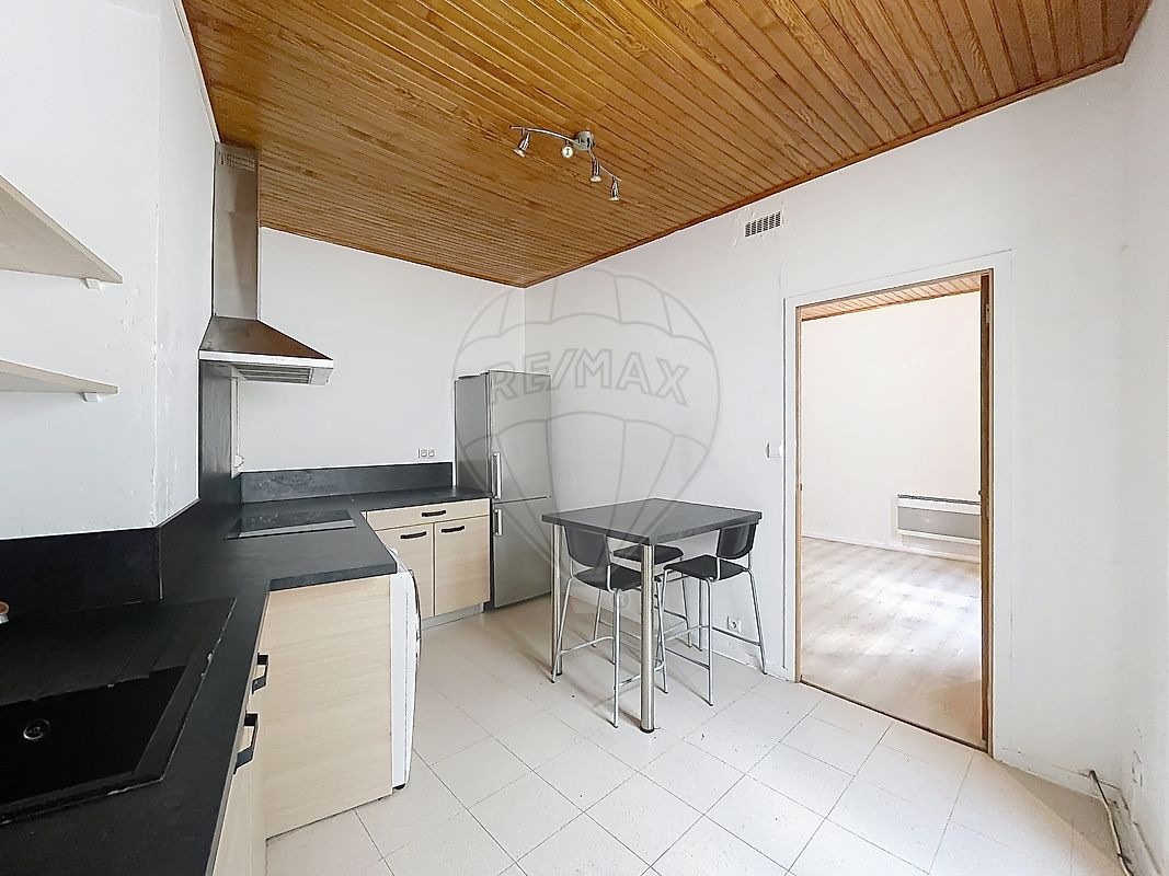 Appartement à louer, 1 pièce - Nîmes 30900