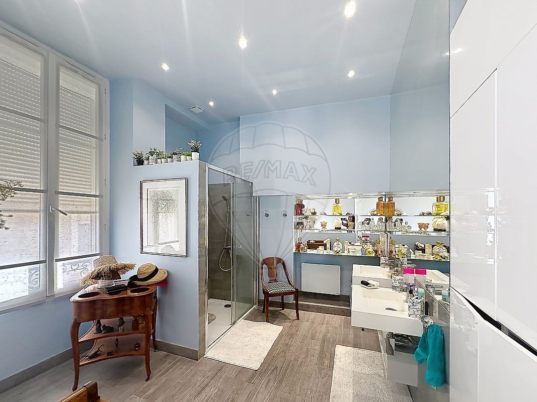 Appartement à vendre, 5 pièces - Nîmes 30000