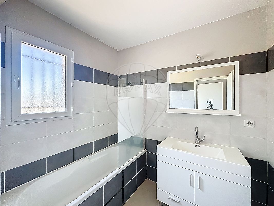 Maison à vendre, 4 pièces - Nîmes 30900