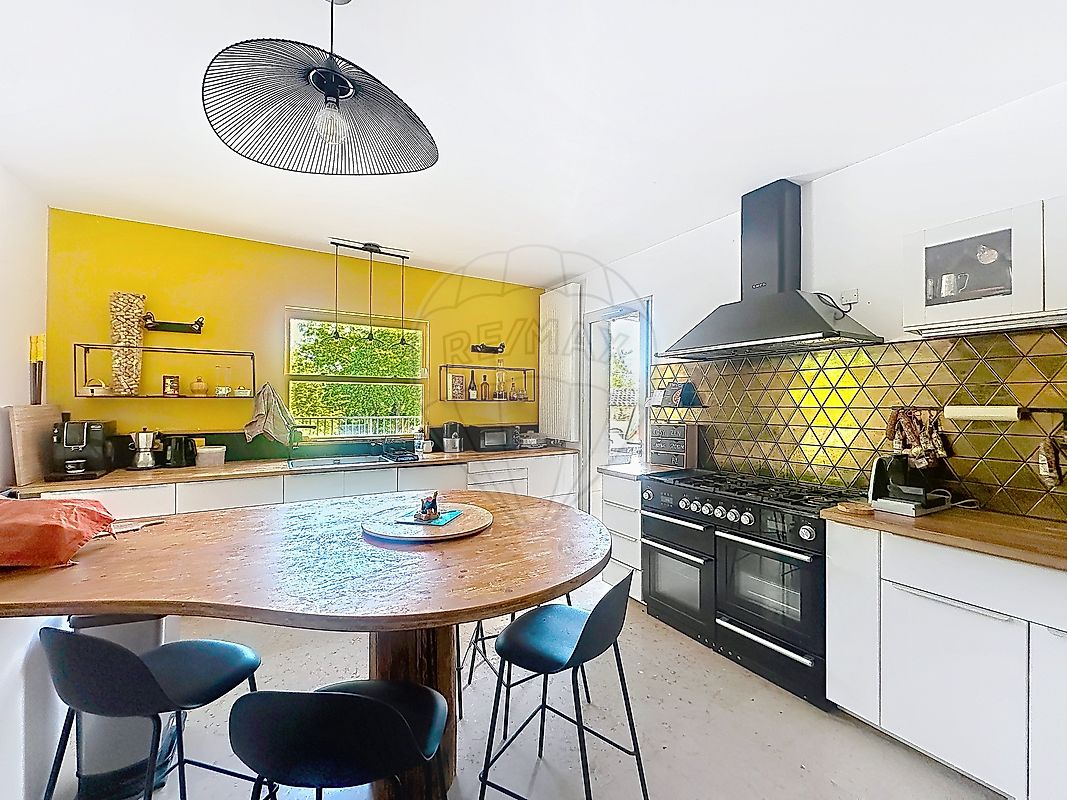 Maison à vendre, 11 pièces - Nîmes 30900