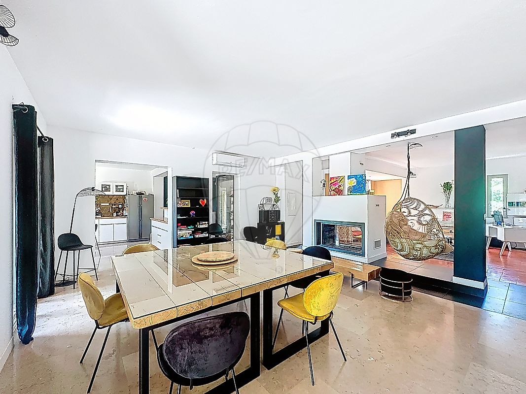 Maison à vendre, 11 pièces - Nîmes 30900