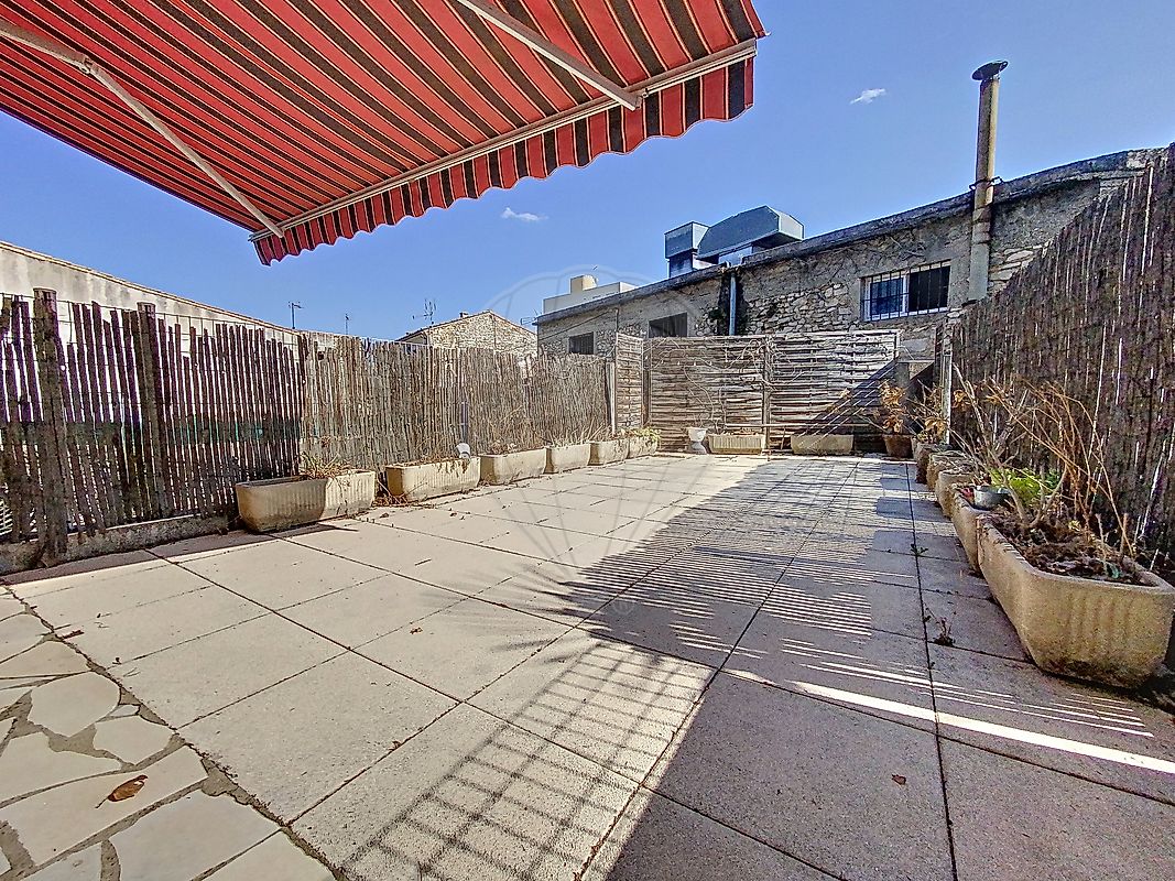 Maison à vendre, 9 pièces - Nîmes 30900