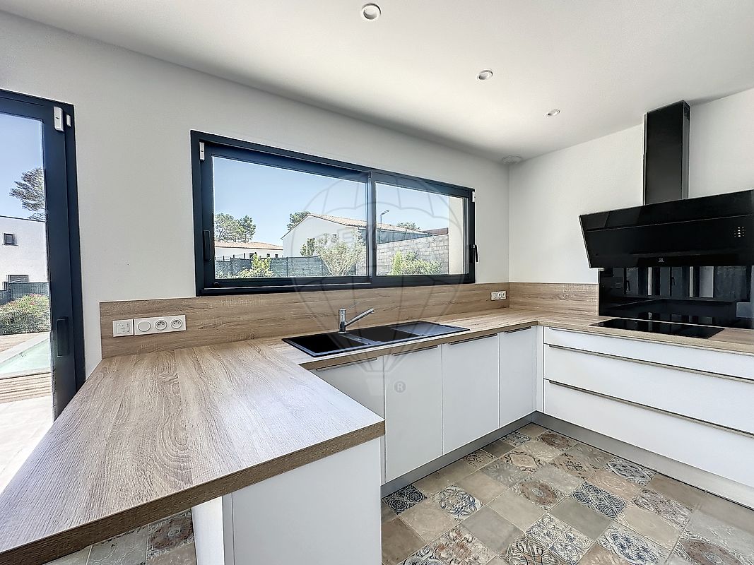 Maison à vendre, 5 pièces - Nîmes 30900