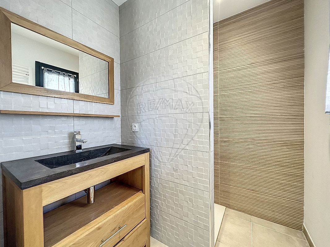 Maison à vendre, 5 pièces - Nîmes 30900