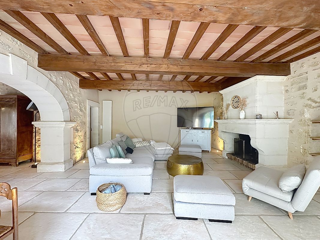Maison à louer, 10 pièces - Saint-Hilaire-d'Ozilhan 30210