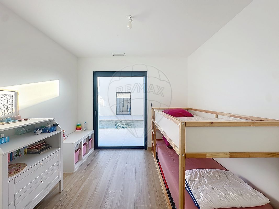House for sale, 7 rooms - Nîmes 30900