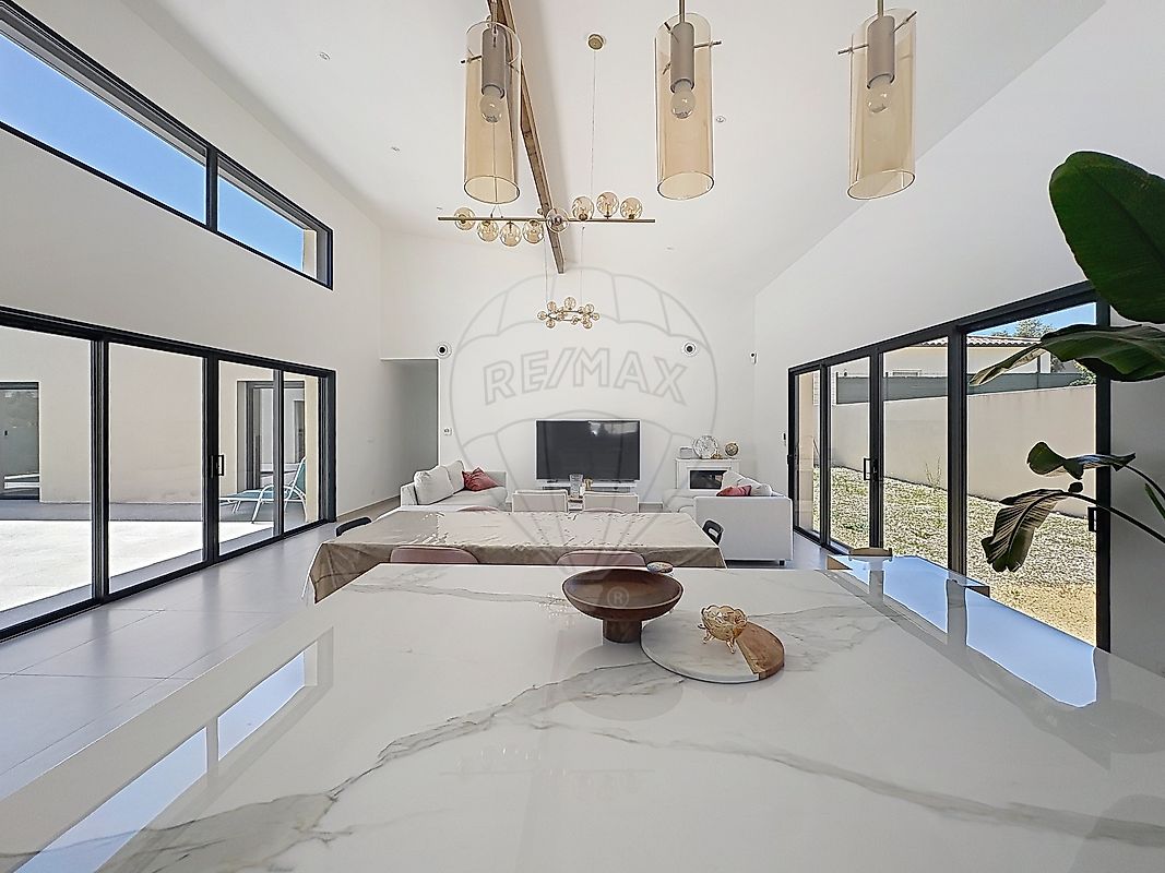 Maison à vendre, 7 pièces - Nîmes 30900