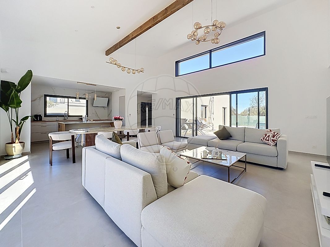 Maison à vendre, 7 pièces - Nîmes 30900