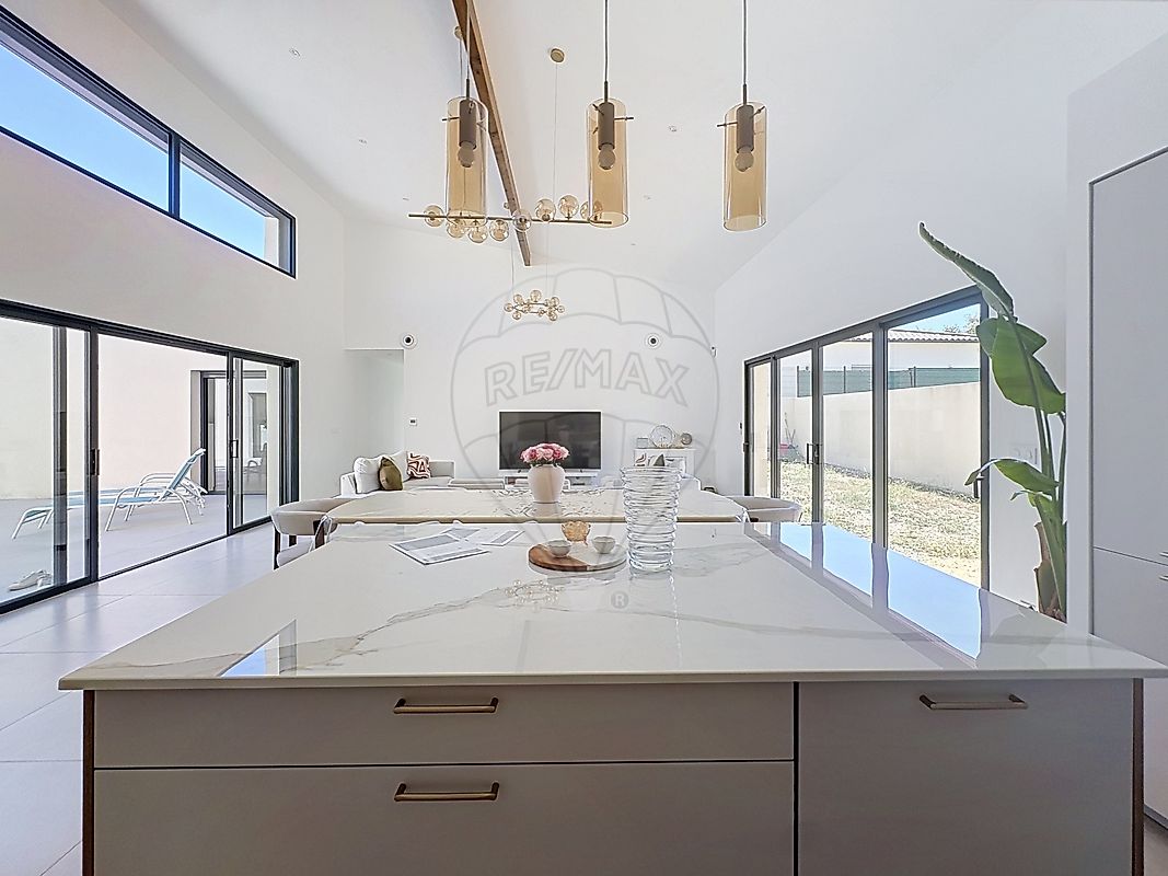 Maison à vendre, 7 pièces - Nîmes 30900