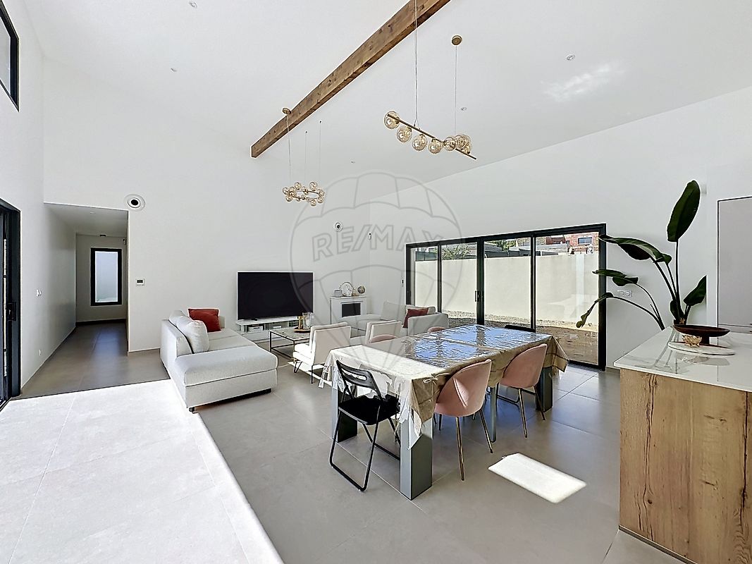 Maison à vendre, 7 pièces - Nîmes 30900