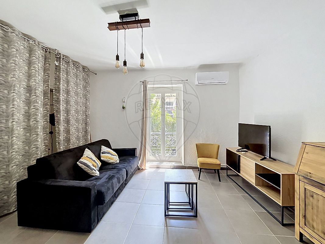 Appartement à louer, 1 pièce - Nîmes 30000