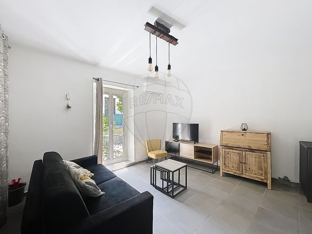 Appartement à louer, 1 pièce - Nîmes 30000