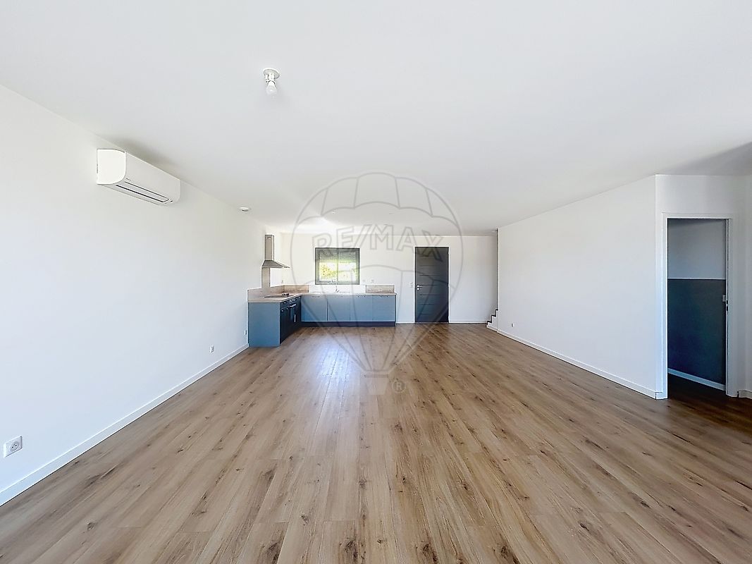 Maison à louer, 5 pièces - Beauvoisin 30640