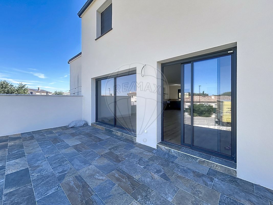 Maison à louer, 5 pièces - Beauvoisin 30640