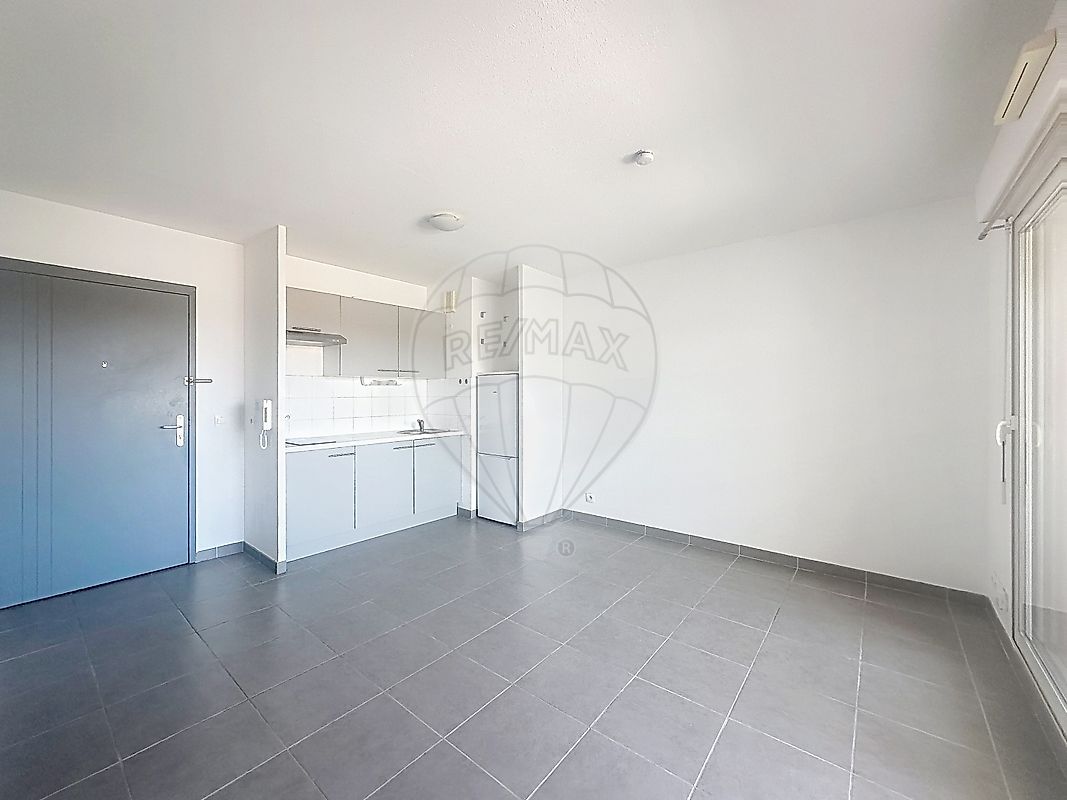 Appartement à louer, 2 pièces - Nîmes 30000