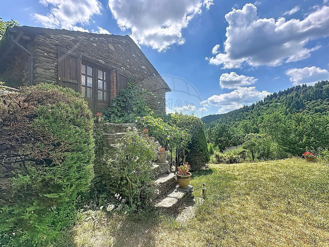 House for sale, 10 rooms - Saint-Germain-de-Calberte 48370