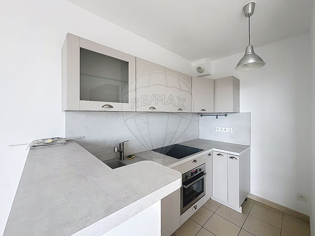Appartement à louer, 3 pièces - Nîmes 30900