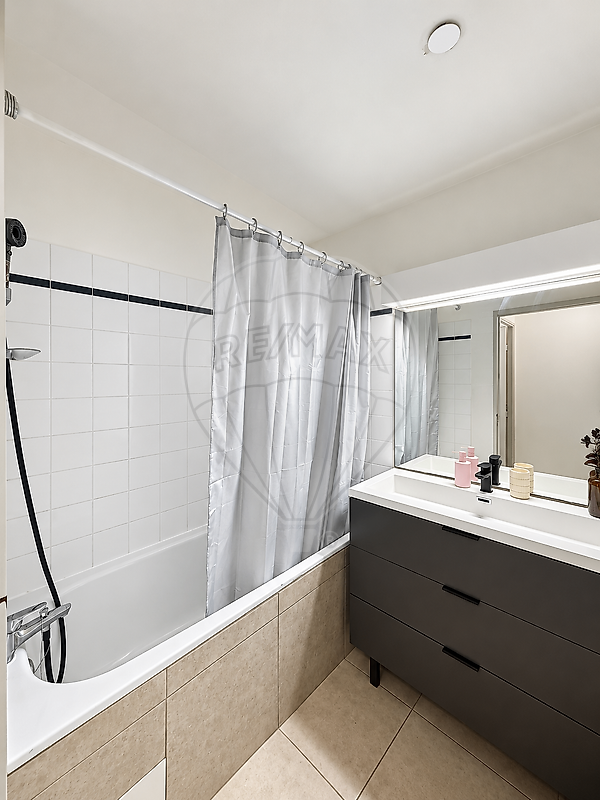 Appartement à louer, 2 pièces - Nîmes 30900